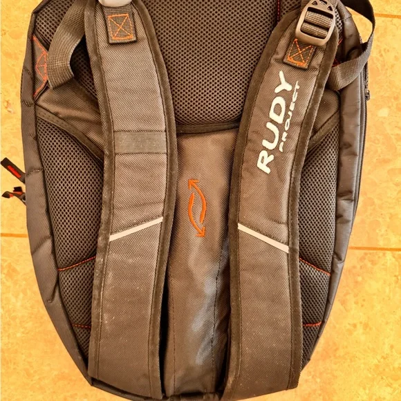 RUDY PROJECT backpack. Many features. Many compartments. Brand new. - Picture 13 of 16